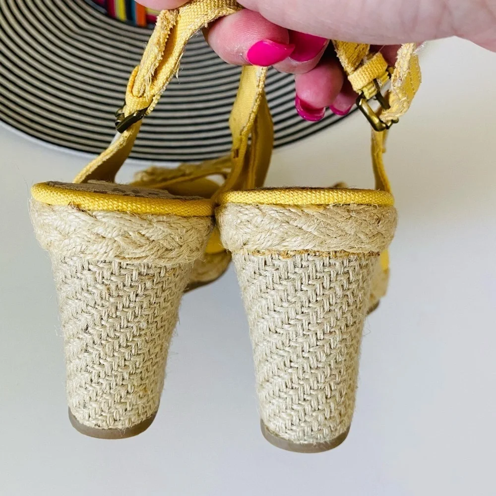 Zoe & Zac yellow canvas and jute wedges, Sz. 8